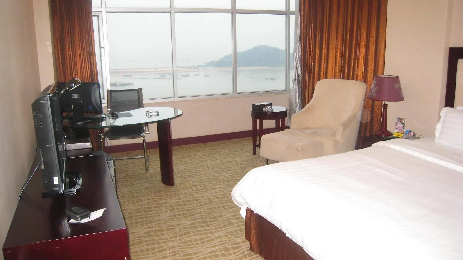 Zhuhai Haijing Hotel 3*,  Čína