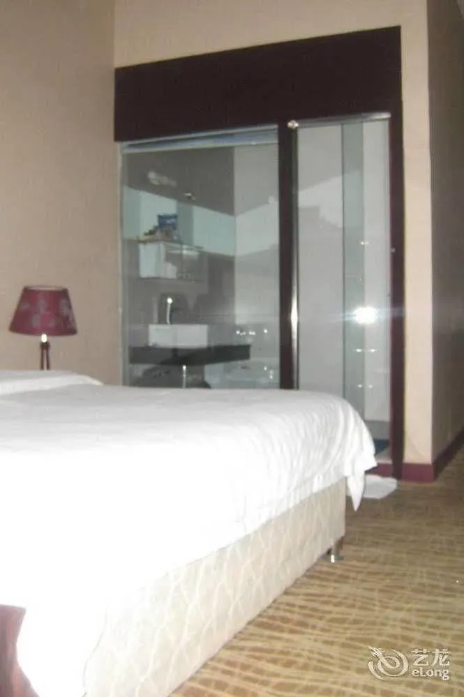 Zhuhai Haijing Hotel 3*,
